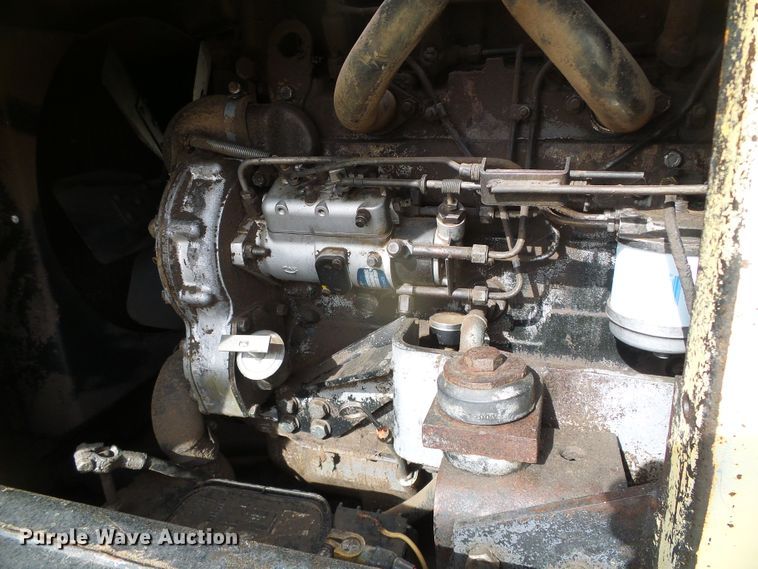 image for item DH4859 1986 New Holland L785  skid steer loader