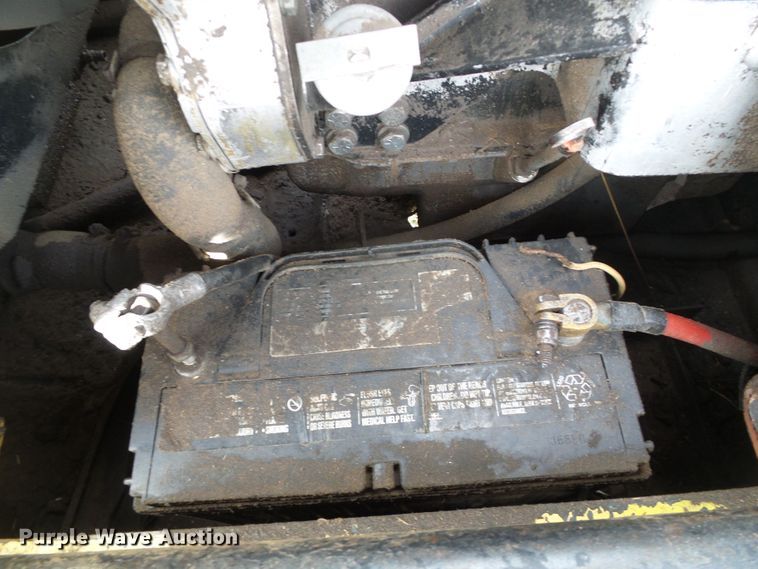 image for item DH4859 1986 New Holland L785  skid steer loader