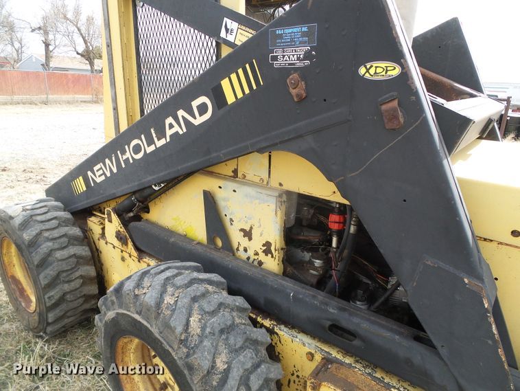 image for item DH4859 1986 New Holland L785  skid steer loader