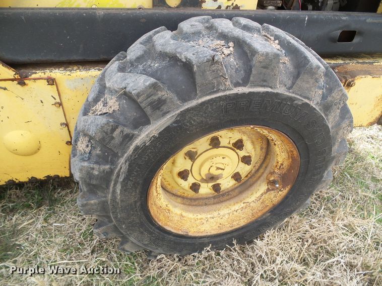 image for item DH4859 1986 New Holland L785  skid steer loader