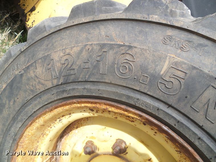 image for item DH4859 1986 New Holland L785  skid steer loader