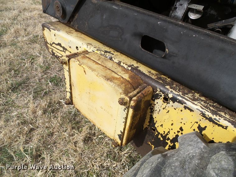 image for item DH4859 1986 New Holland L785  skid steer loader