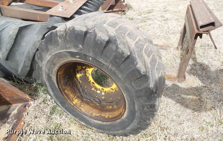 image for item DH4859 1986 New Holland L785  skid steer loader