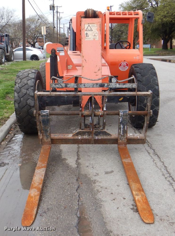 image for item DH5317 2013 JLG 8042  telehandler