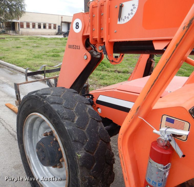 image for item DH5317 2013 JLG 8042  telehandler