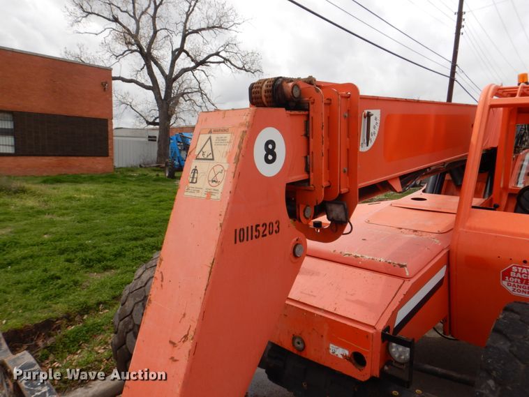 image for item DH5317 2013 JLG 8042  telehandler