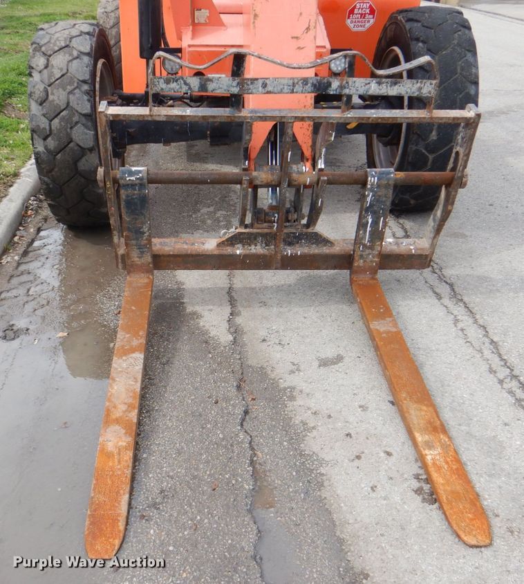 image for item DH5317 2013 JLG 8042  telehandler