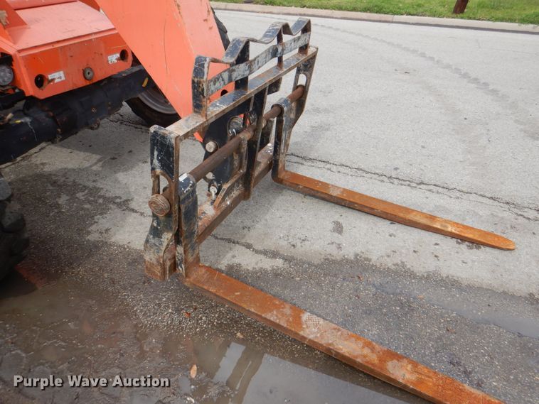 image for item DH5317 2013 JLG 8042  telehandler