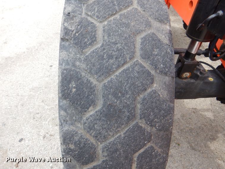 image for item DH5317 2013 JLG 8042  telehandler