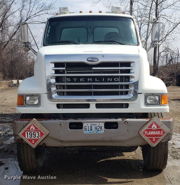 image for item DH5766 2005 Sterling L-Line lube truck