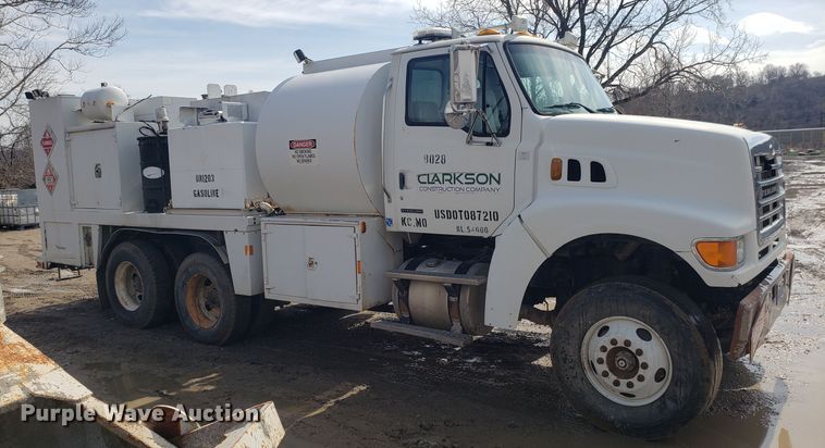 image for item DH5766 2005 Sterling L-Line lube truck