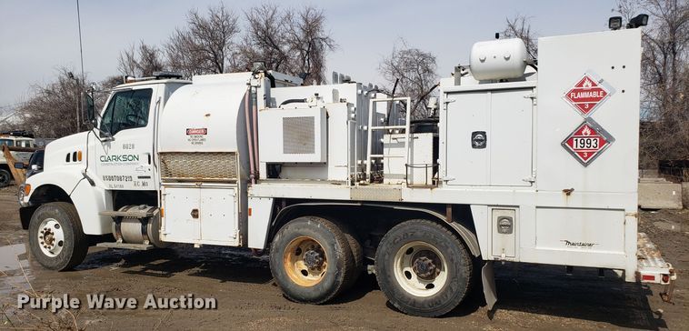 image for item DH5766 2005 Sterling L-Line lube truck