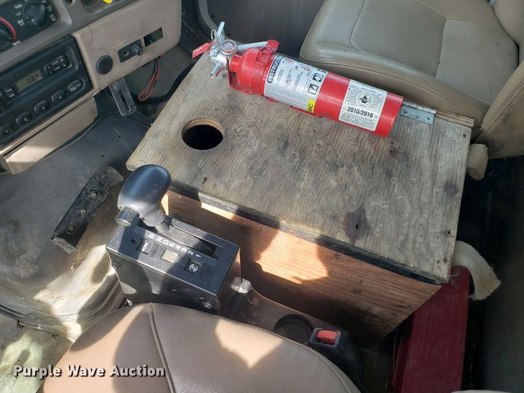 image for item DH5766 2005 Sterling L-Line lube truck