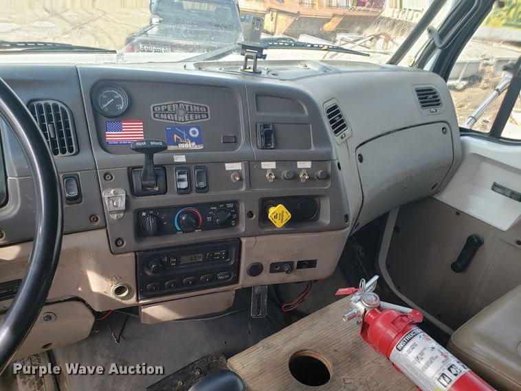 image for item DH5766 2005 Sterling L-Line lube truck