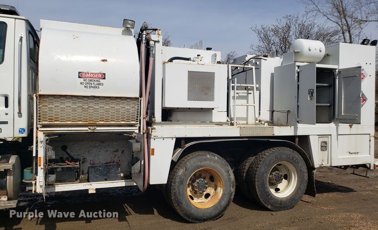 image for item DH5766 2005 Sterling L-Line lube truck