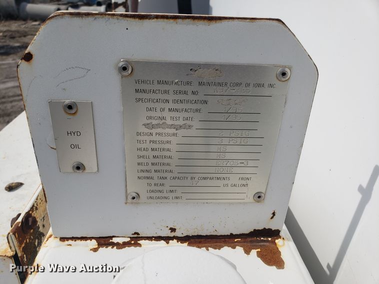 image for item DH5766 2005 Sterling L-Line lube truck