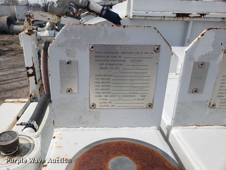 image for item DH5766 2005 Sterling L-Line lube truck