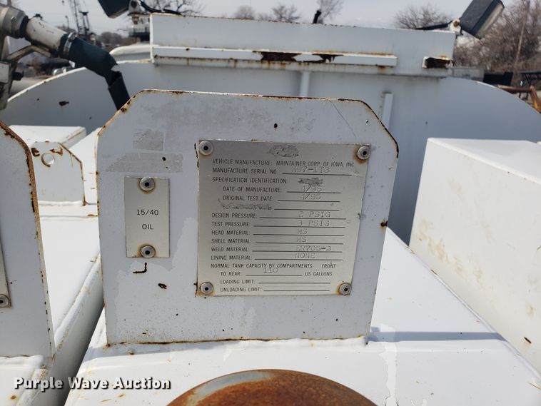 image for item DH5766 2005 Sterling L-Line lube truck