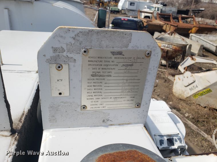 image for item DH5766 2005 Sterling L-Line lube truck