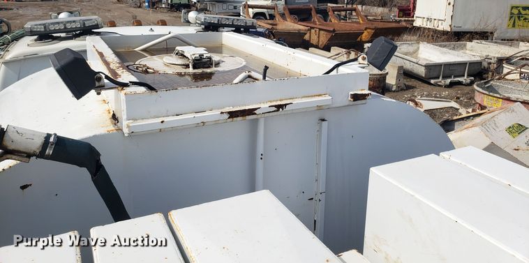 image for item DH5766 2005 Sterling L-Line lube truck