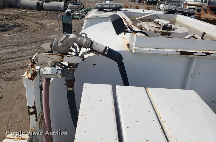 image for item DH5766 2005 Sterling L-Line lube truck