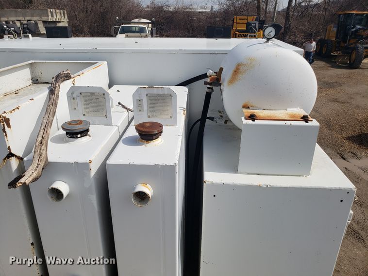 image for item DH5766 2005 Sterling L-Line lube truck