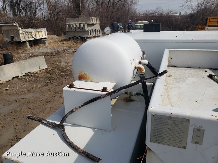 image for item DH5766 2005 Sterling L-Line lube truck