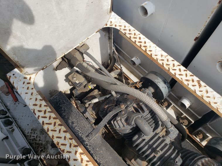 image for item DH5766 2005 Sterling L-Line lube truck