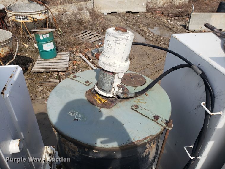 image for item DH5766 2005 Sterling L-Line lube truck