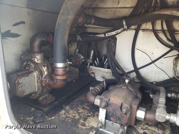 image for item DH5766 2005 Sterling L-Line lube truck