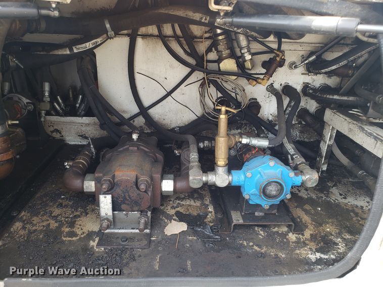 image for item DH5766 2005 Sterling L-Line lube truck