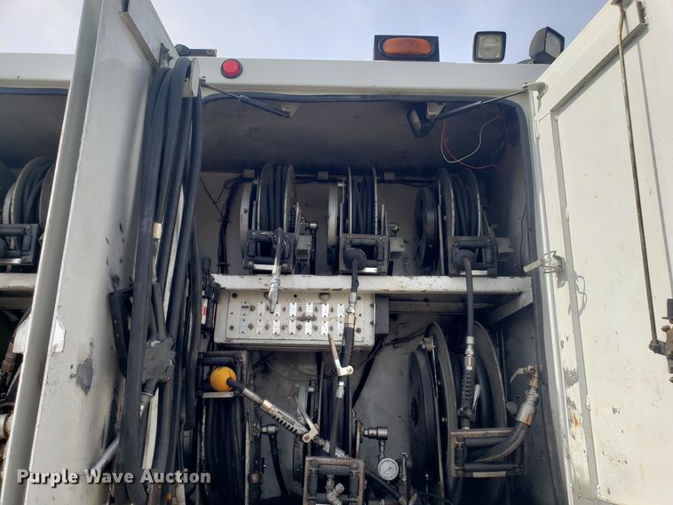 image for item DH5766 2005 Sterling L-Line lube truck