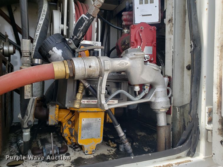 image for item DH5766 2005 Sterling L-Line lube truck