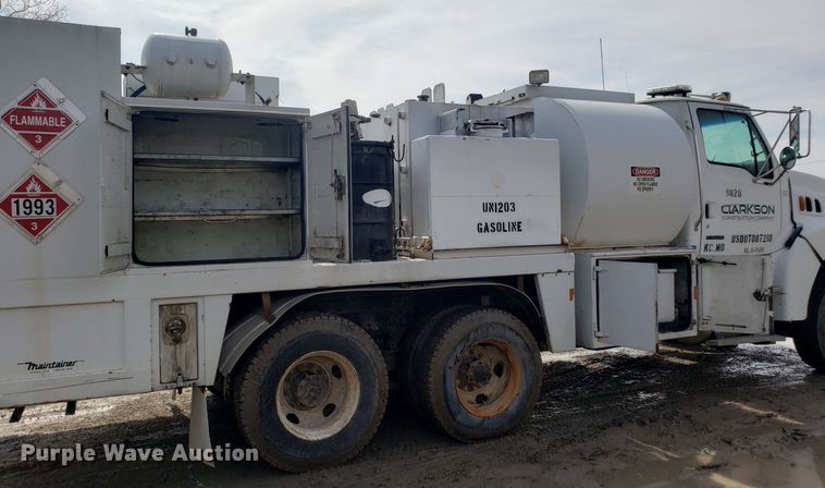 image for item DH5766 2005 Sterling L-Line lube truck