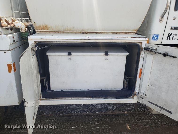 image for item DH5766 2005 Sterling L-Line lube truck