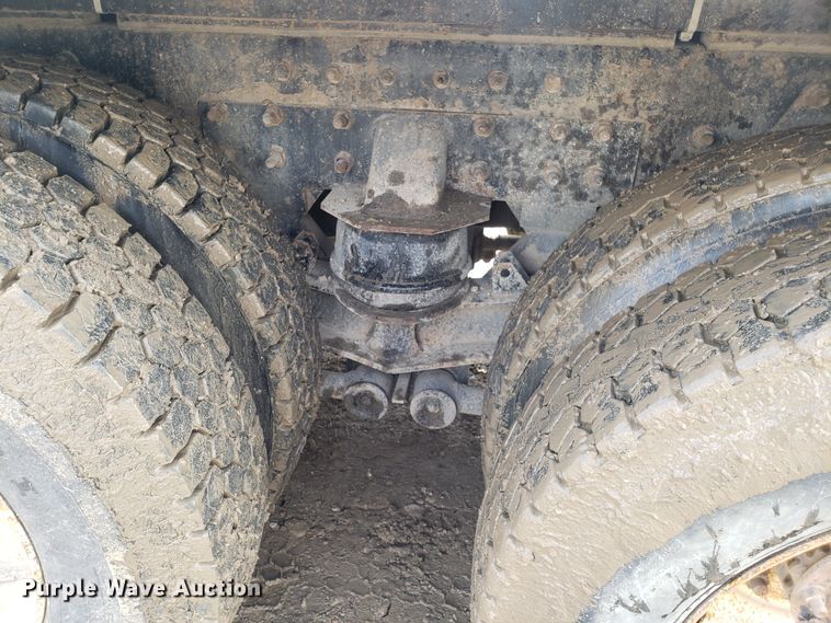 image for item DH5766 2005 Sterling L-Line lube truck