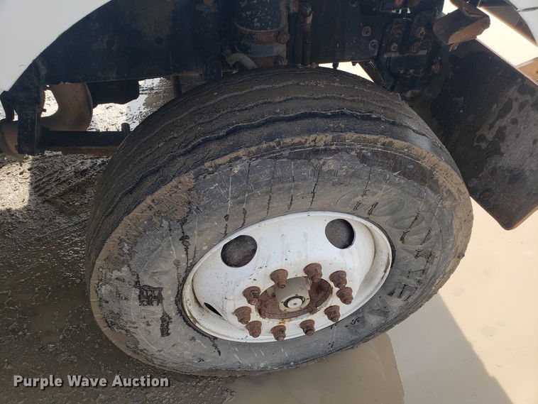 image for item DH5766 2005 Sterling L-Line lube truck