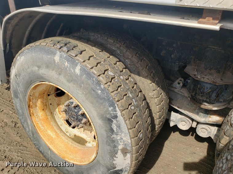 image for item DH5766 2005 Sterling L-Line lube truck