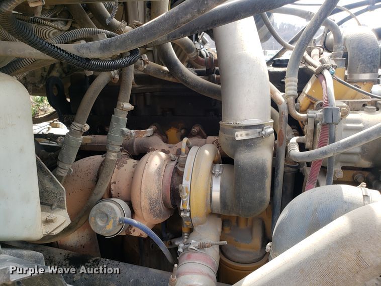 image for item DH5766 2005 Sterling L-Line lube truck