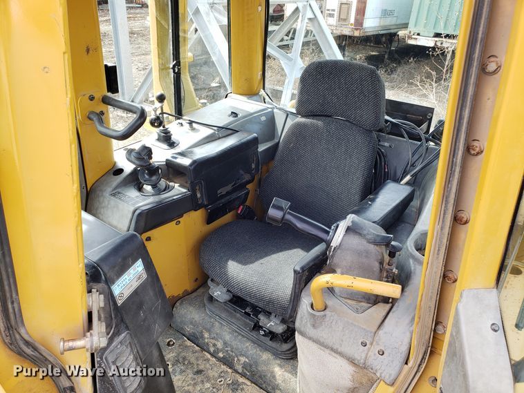 image for item DH5767 2006 Caterpillar D6N XL dozer