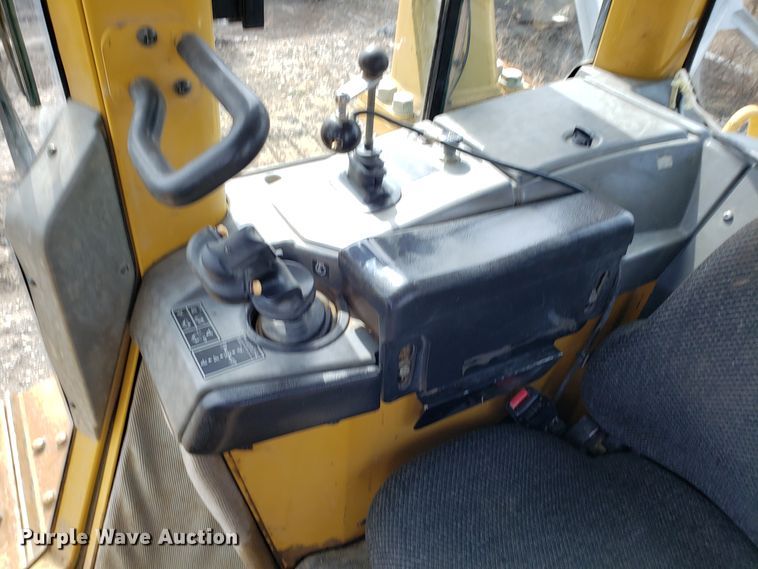 image for item DH5767 2006 Caterpillar D6N XL dozer