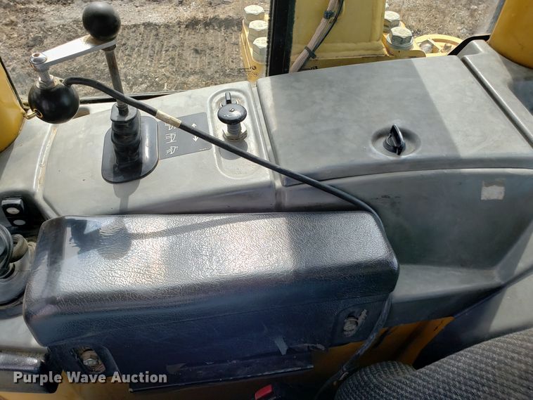 image for item DH5767 2006 Caterpillar D6N XL dozer