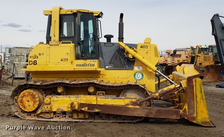 image for item DH5770 2002 Komatsu D87E-2 dozer