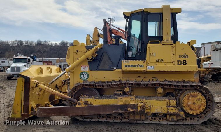 image for item DH5770 2002 Komatsu D87E-2 dozer