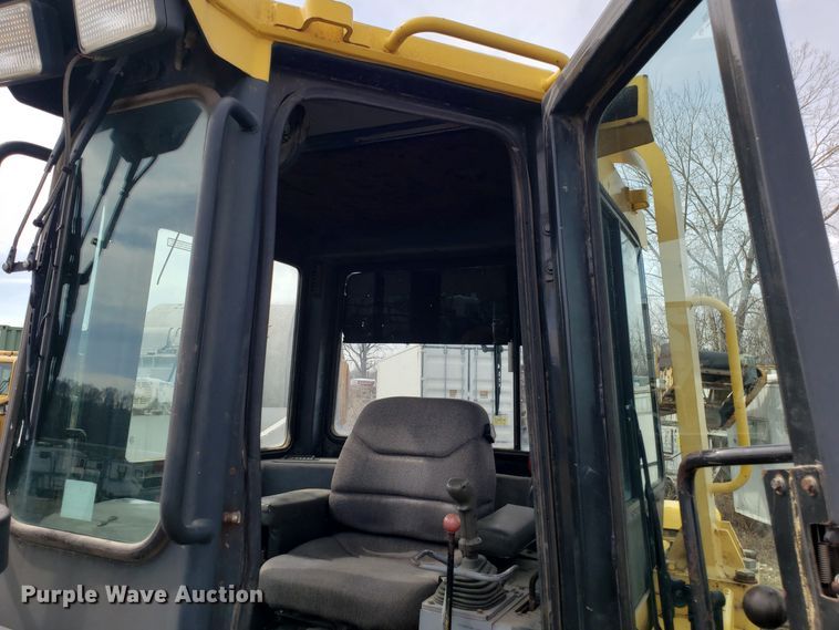 image for item DH5770 2002 Komatsu D87E-2 dozer