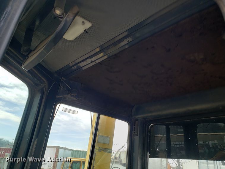 image for item DH5770 2002 Komatsu D87E-2 dozer