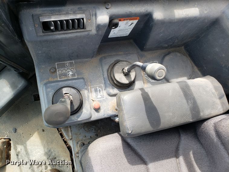 image for item DH5770 2002 Komatsu D87E-2 dozer