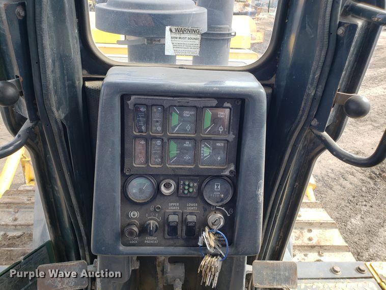 image for item DH5770 2002 Komatsu D87E-2 dozer