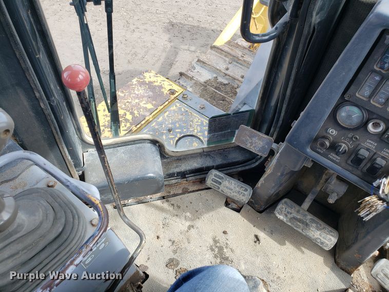 image for item DH5770 2002 Komatsu D87E-2 dozer