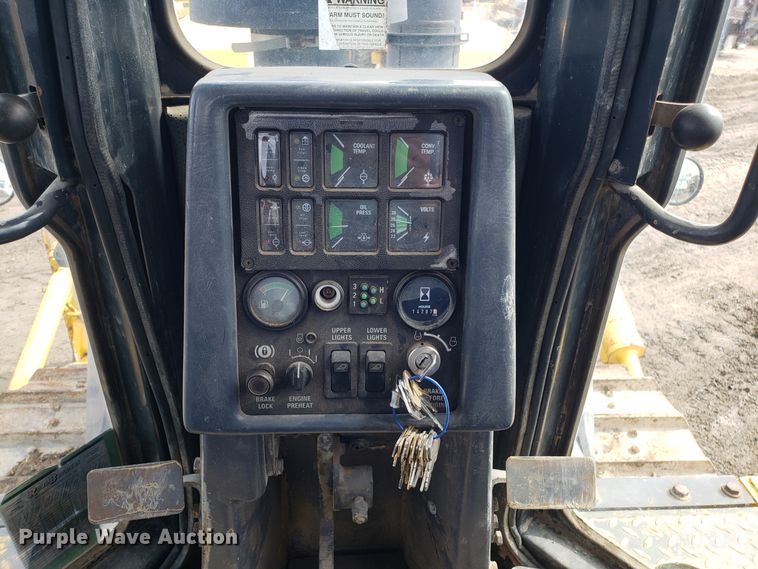 image for item DH5770 2002 Komatsu D87E-2 dozer